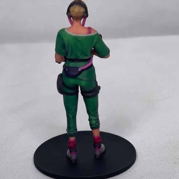 Rainbow Six Siege IQ Elite Figure w/ AUG A2 Rifle - Ubisoft Collectible - Picture 10 of 13